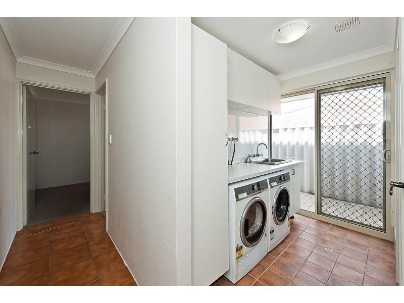 2 Mackerel Close, Warnbro WA 6169