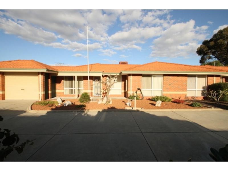 33/12 McNicholl Street, Rockingham WA 6168