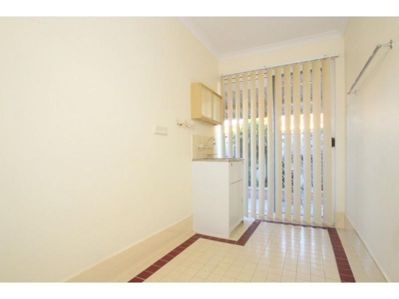 33/12 McNicholl Street, Rockingham WA 6168