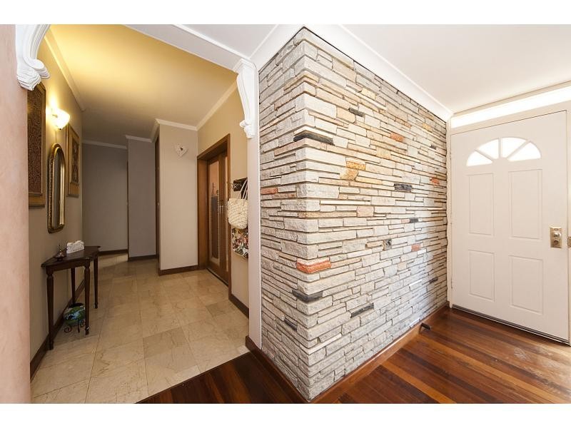 5 Lana Court, Rossmoyne WA 6148