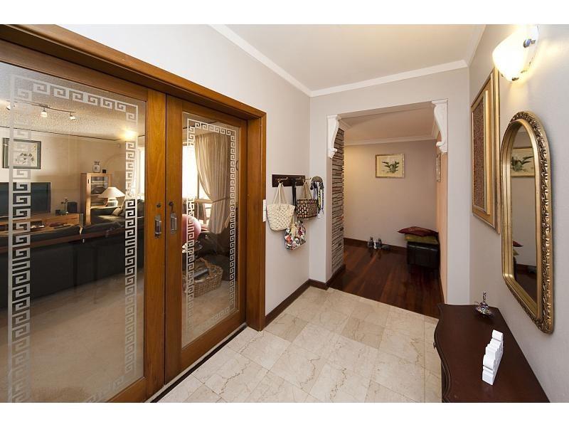 5 Lana Court, Rossmoyne WA 6148