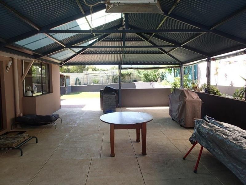 6 Amoria Court, Mullaloo WA 6027