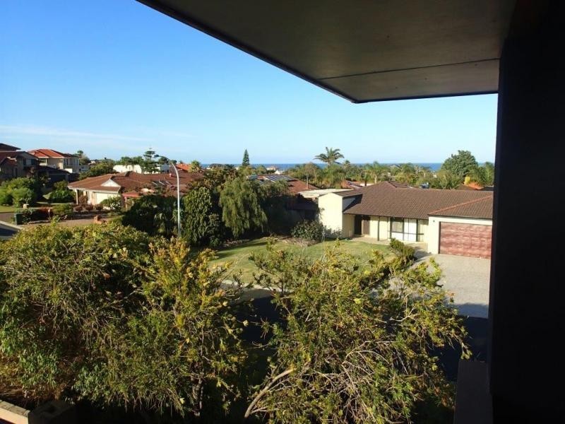 6 Amoria Court, Mullaloo WA 6027