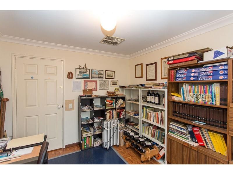 30 Kirwan Way, Winthrop WA 6150