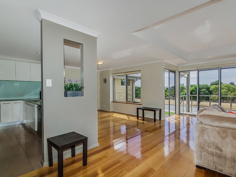2/61 Jecks Street, Rockingham WA 6168