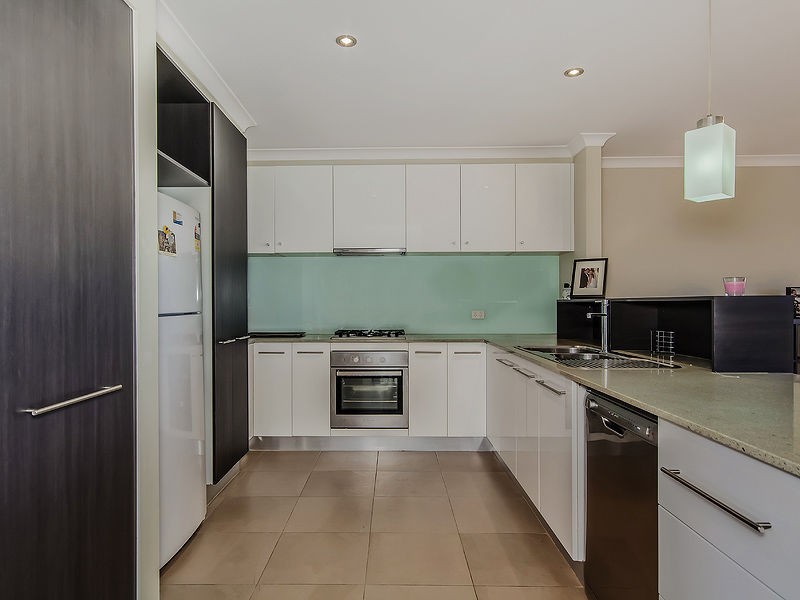 2/61 Jecks Street, Rockingham WA 6168