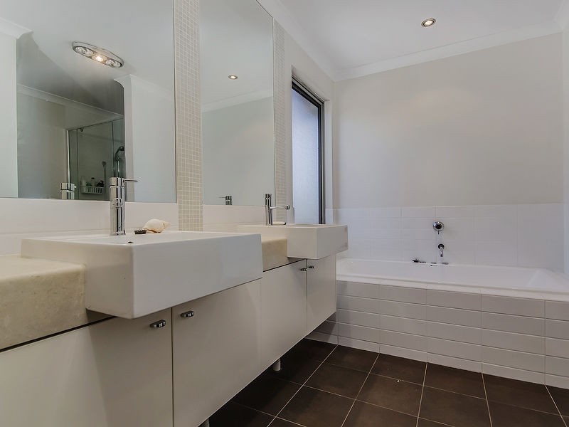 2/61 Jecks Street, Rockingham WA 6168