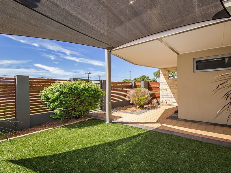 2/61 Jecks Street, Rockingham WA 6168