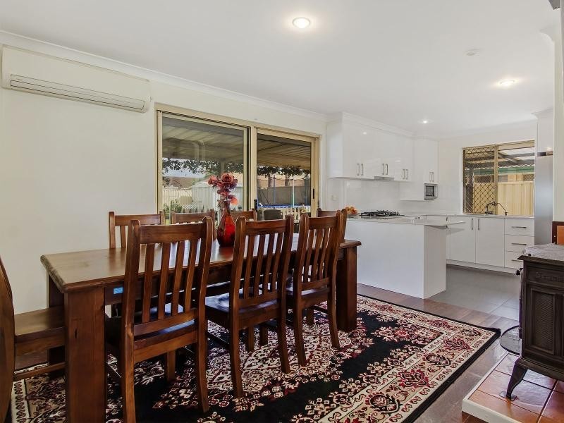 5 Hopkins Place, Waikiki WA 6169