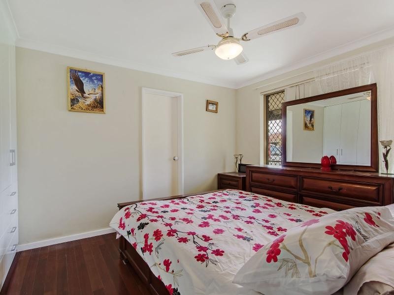 5 Hopkins Place, Waikiki WA 6169