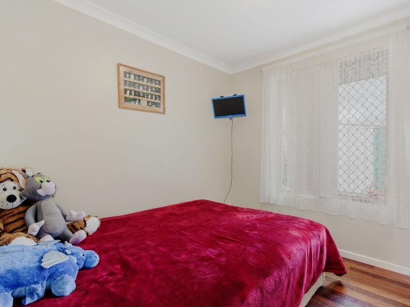 5 Hopkins Place, Waikiki WA 6169