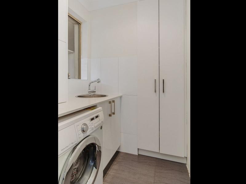 5 Hopkins Place, Waikiki WA 6169