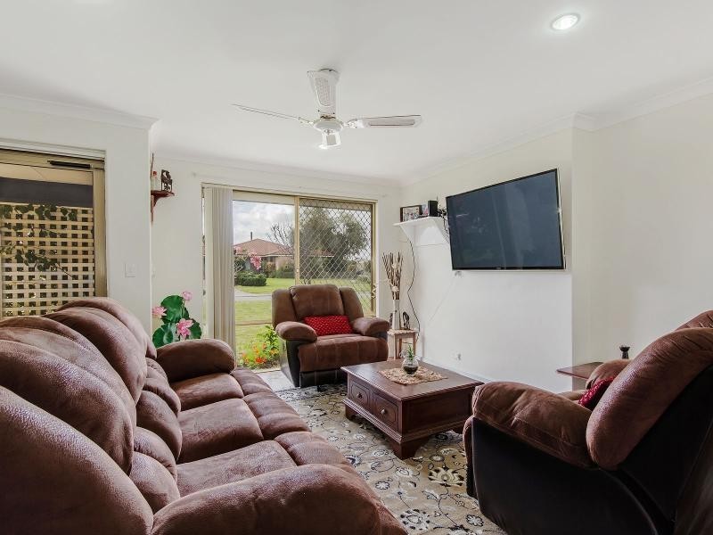 5 Hopkins Place, Waikiki WA 6169