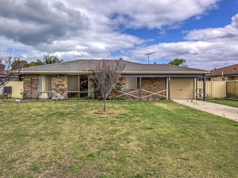 5 Hopkins Place, Waikiki WA 6169