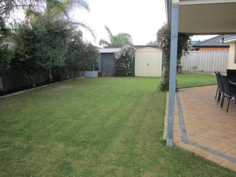 40 Montoro Drive, Port Kennedy WA 6172