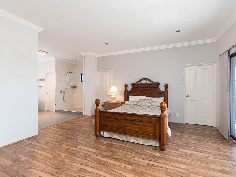 196 Kingsway, Darch WA 6065