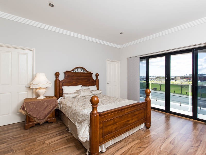 196 Kingsway, Darch WA 6065