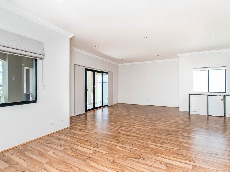 196 Kingsway, Darch WA 6065