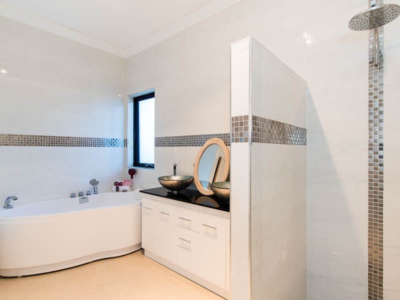 196 Kingsway, Darch WA 6065