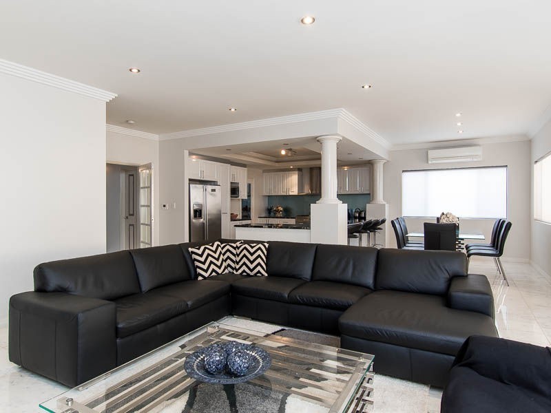 196 Kingsway, Darch WA 6065