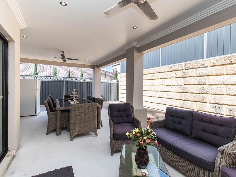 196 Kingsway, Darch WA 6065