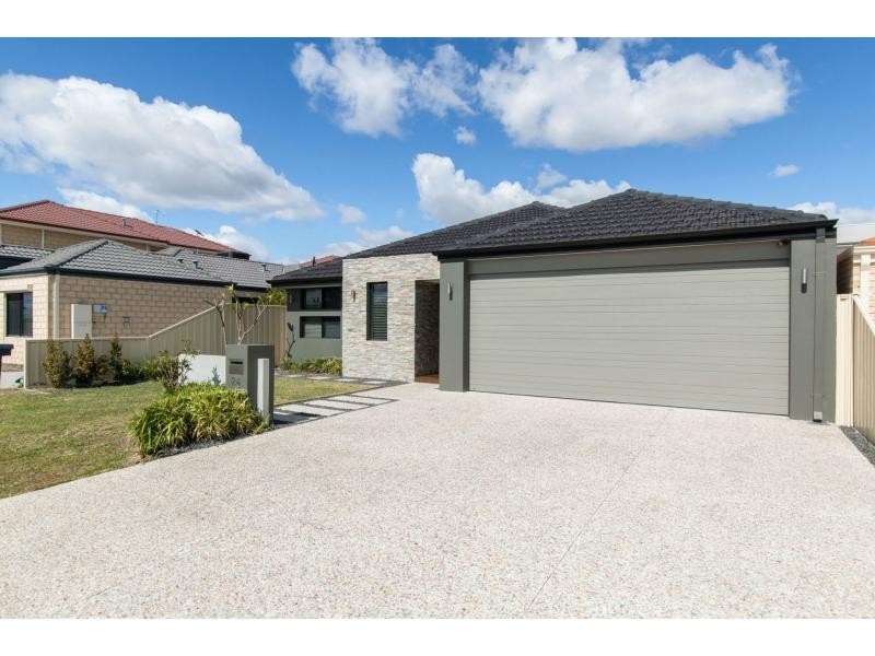 24 Cooper Street, Madeley WA 6065
