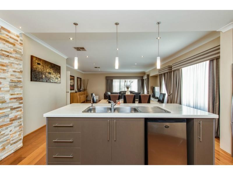 24 Cooper Street, Madeley WA 6065