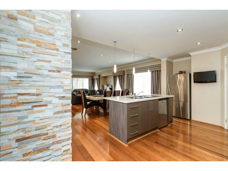 24 Cooper Street, Madeley WA 6065