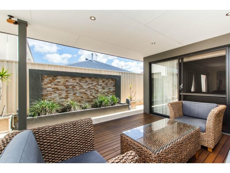 24 Cooper Street, Madeley WA 6065