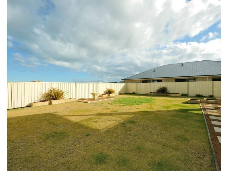 83 Greeson Parkway, Secret Harbour WA 6173