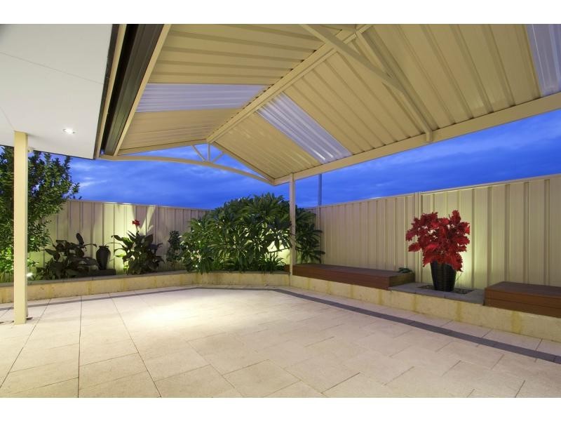 15 Saffron Way, Landsdale WA 6065