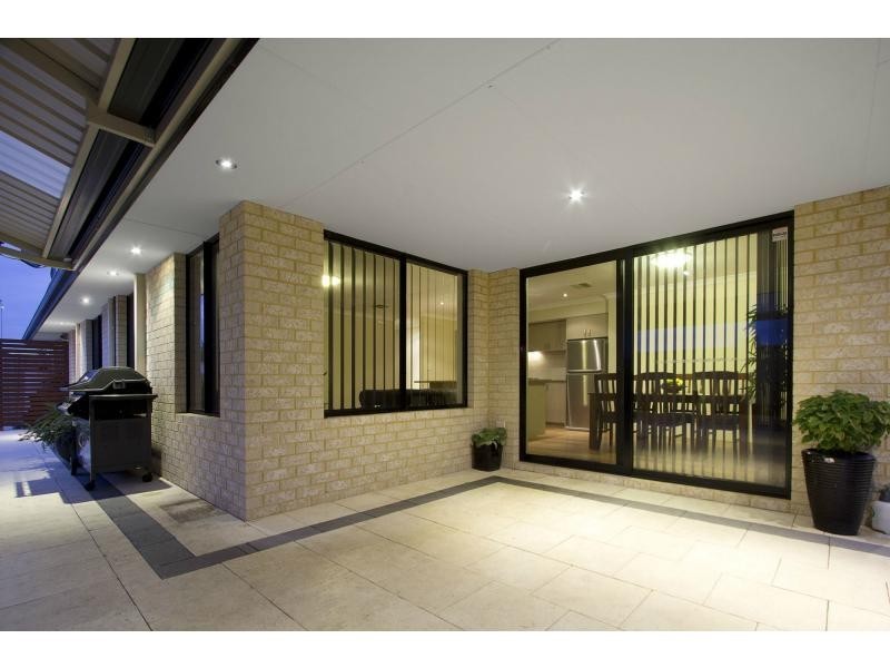 15 Saffron Way, Landsdale WA 6065