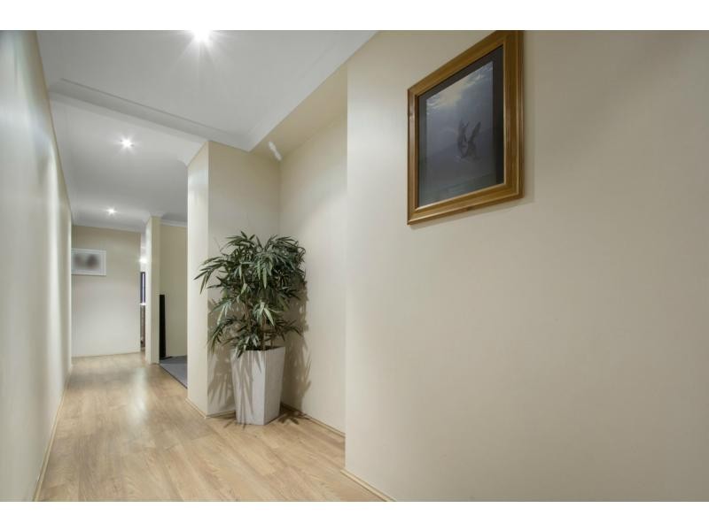 15 Saffron Way, Landsdale WA 6065