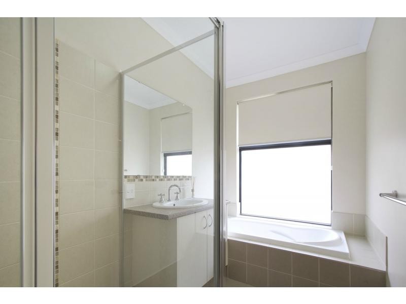 15 Saffron Way, Landsdale WA 6065