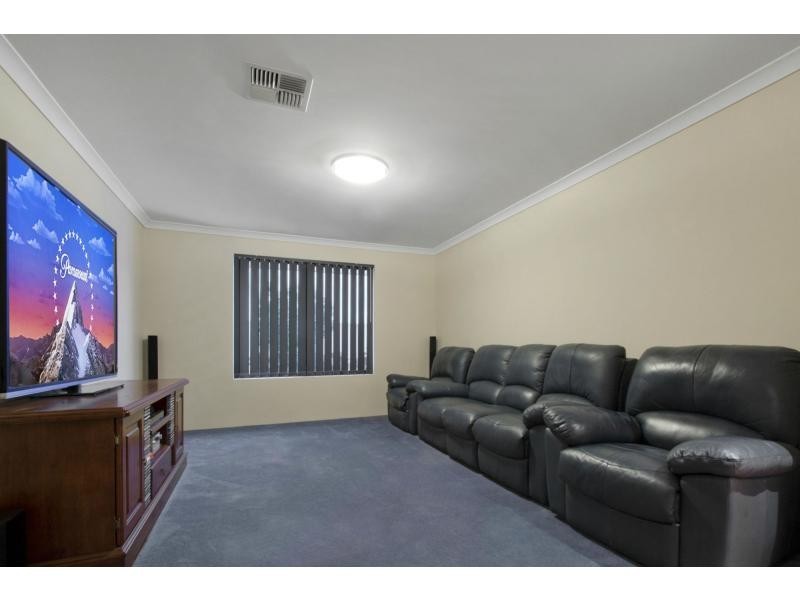 15 Saffron Way, Landsdale WA 6065