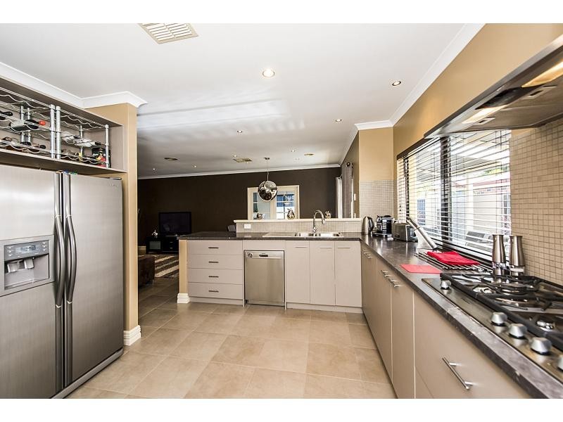 8 Lomandra View, Baldivis WA 6171