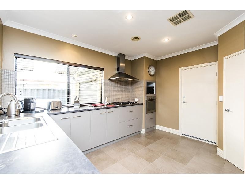 8 Lomandra View, Baldivis WA 6171