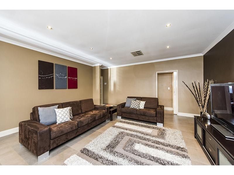 8 Lomandra View, Baldivis WA 6171