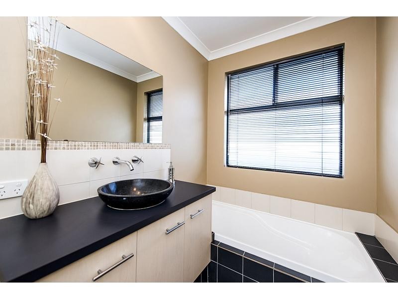 8 Lomandra View, Baldivis WA 6171