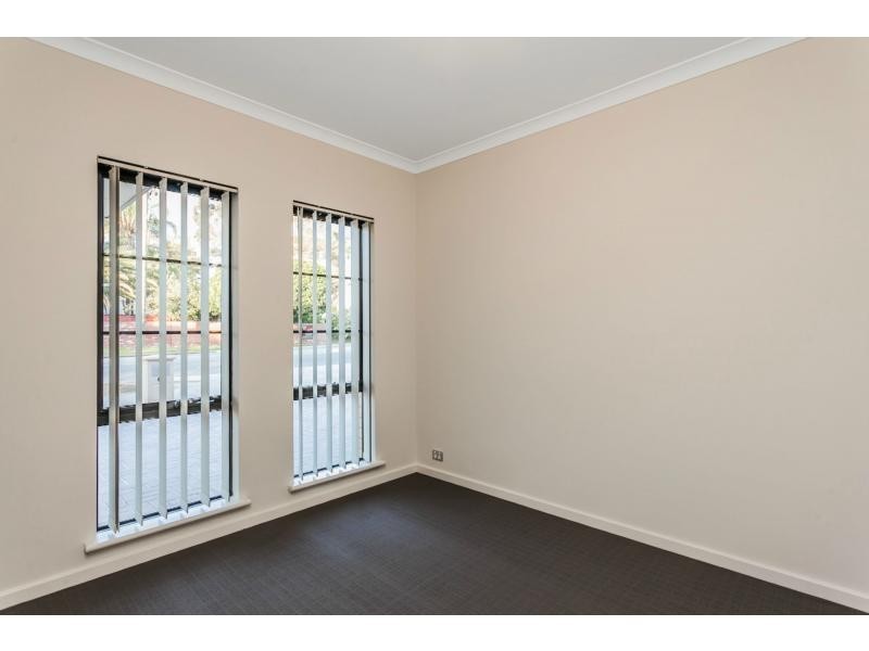 17A Chapman Road, St James WA 6102