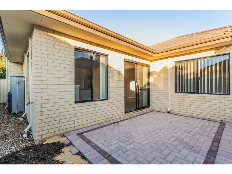 17A Chapman Road, St James WA 6102