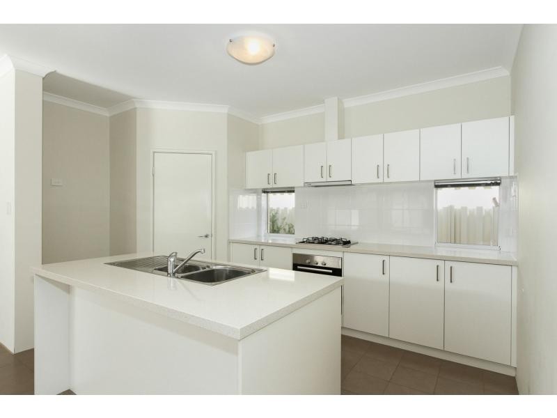 31 Allamanda Gate, Helena Valley WA 6056