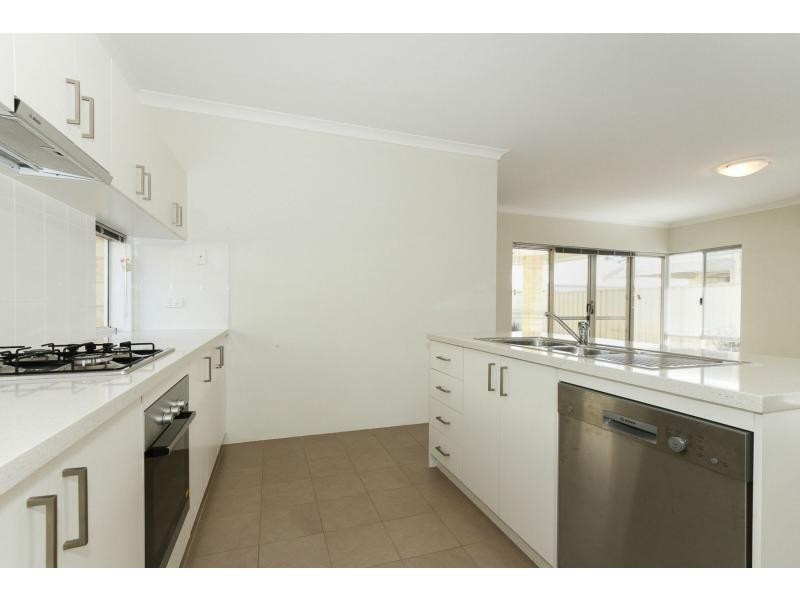 31 Allamanda Gate, Helena Valley WA 6056