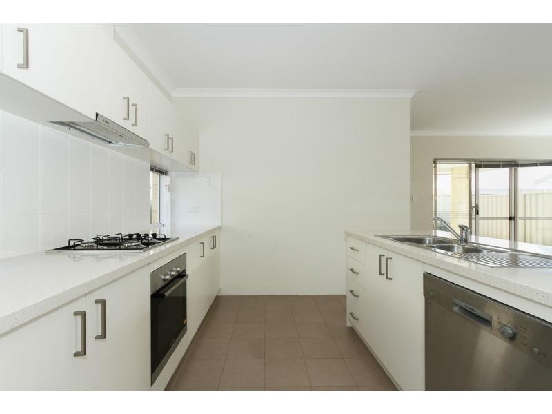 31 Allamanda Gate, Helena Valley WA 6056