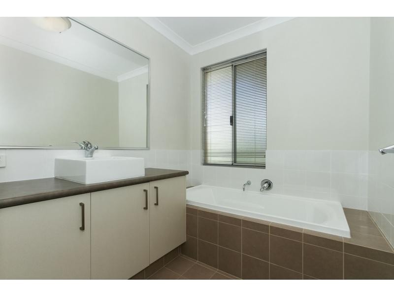 31 Allamanda Gate, Helena Valley WA 6056