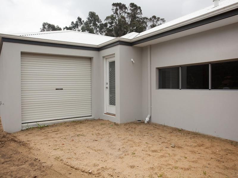 18 Maclean Street, Roleystone WA 6111