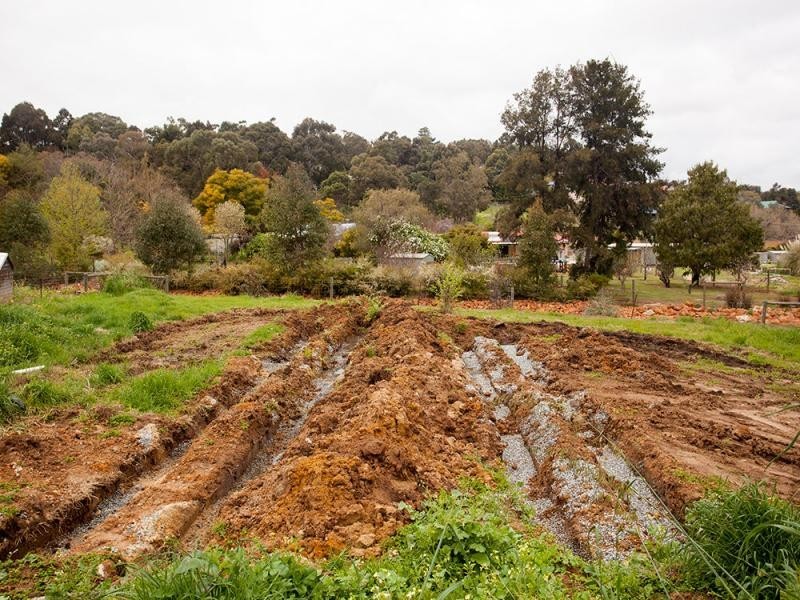 18 Maclean Street, Roleystone WA 6111