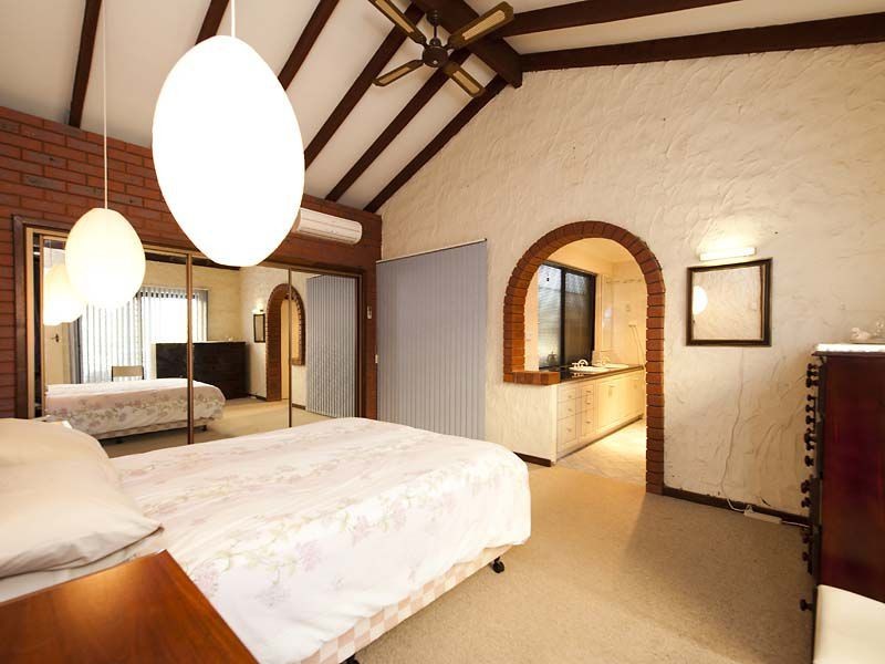 113 Lesmurdie Road, Lesmurdie WA 6076