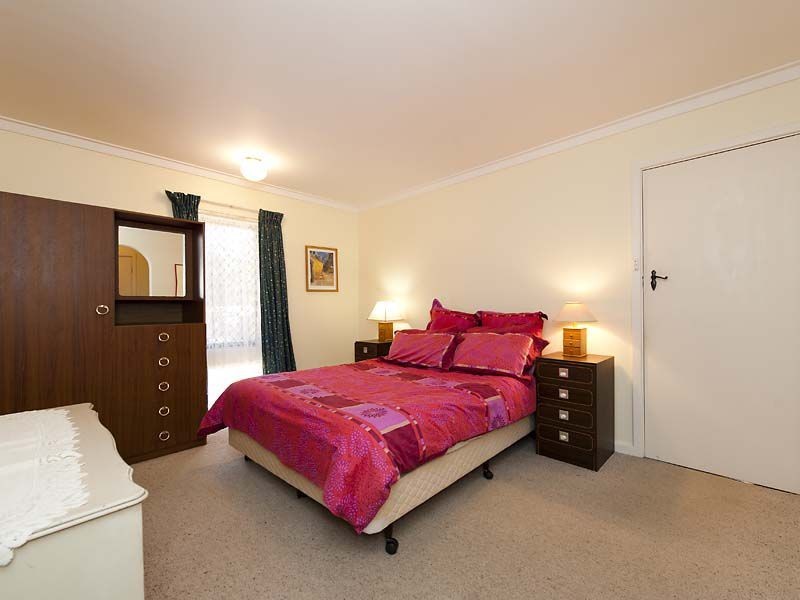 113 Lesmurdie Road, Lesmurdie WA 6076