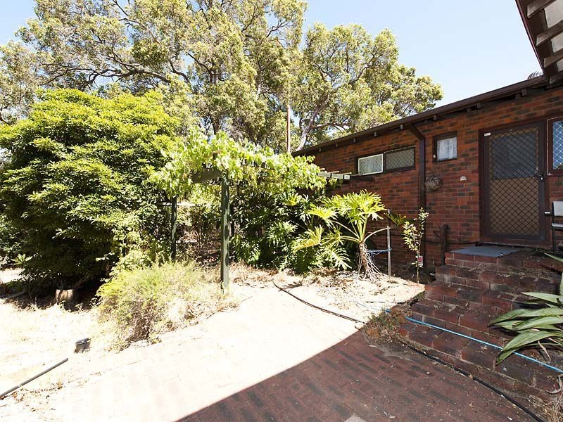 113 Lesmurdie Road, Lesmurdie WA 6076